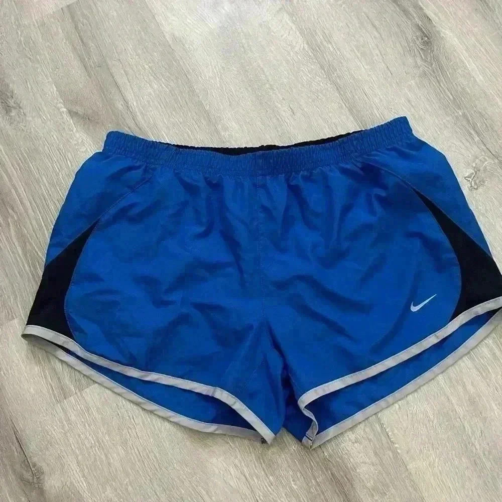 NIKE - Athletic Shorts Size M